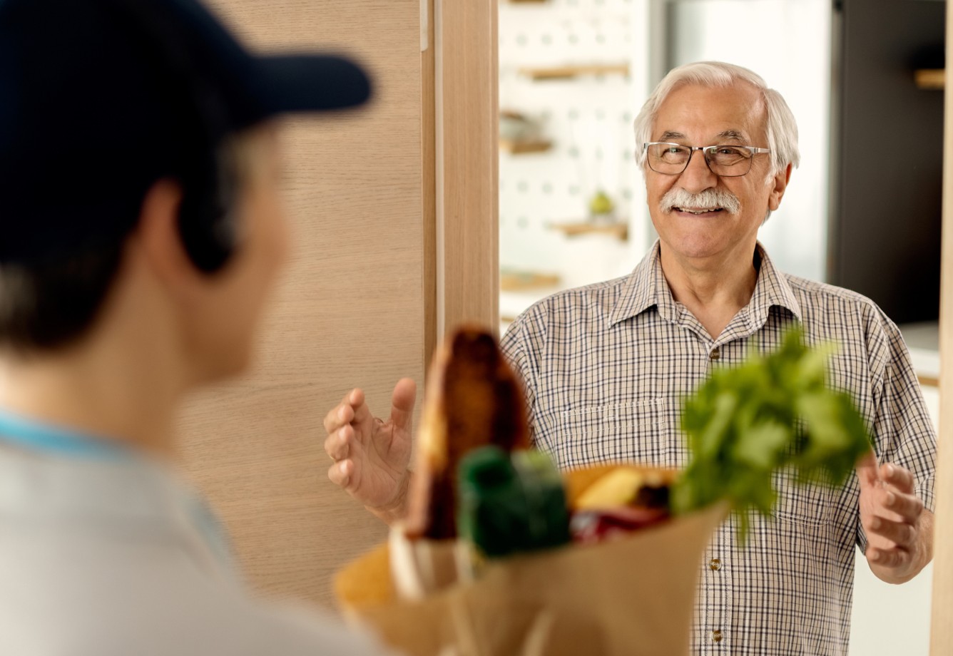 Grocery app delivery.jpg