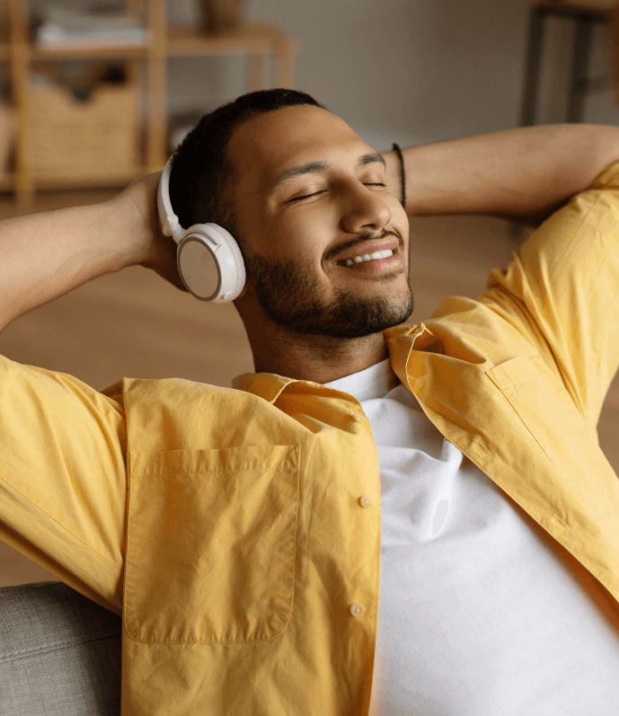 a man listening music.png